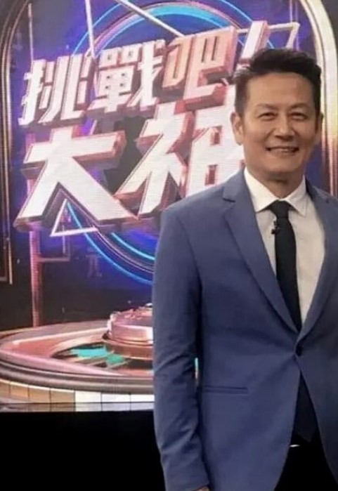 城中村养生馆老板娘偷拍来店里按摩客人勾引他们做特殊性服务 - 香蕉AV库